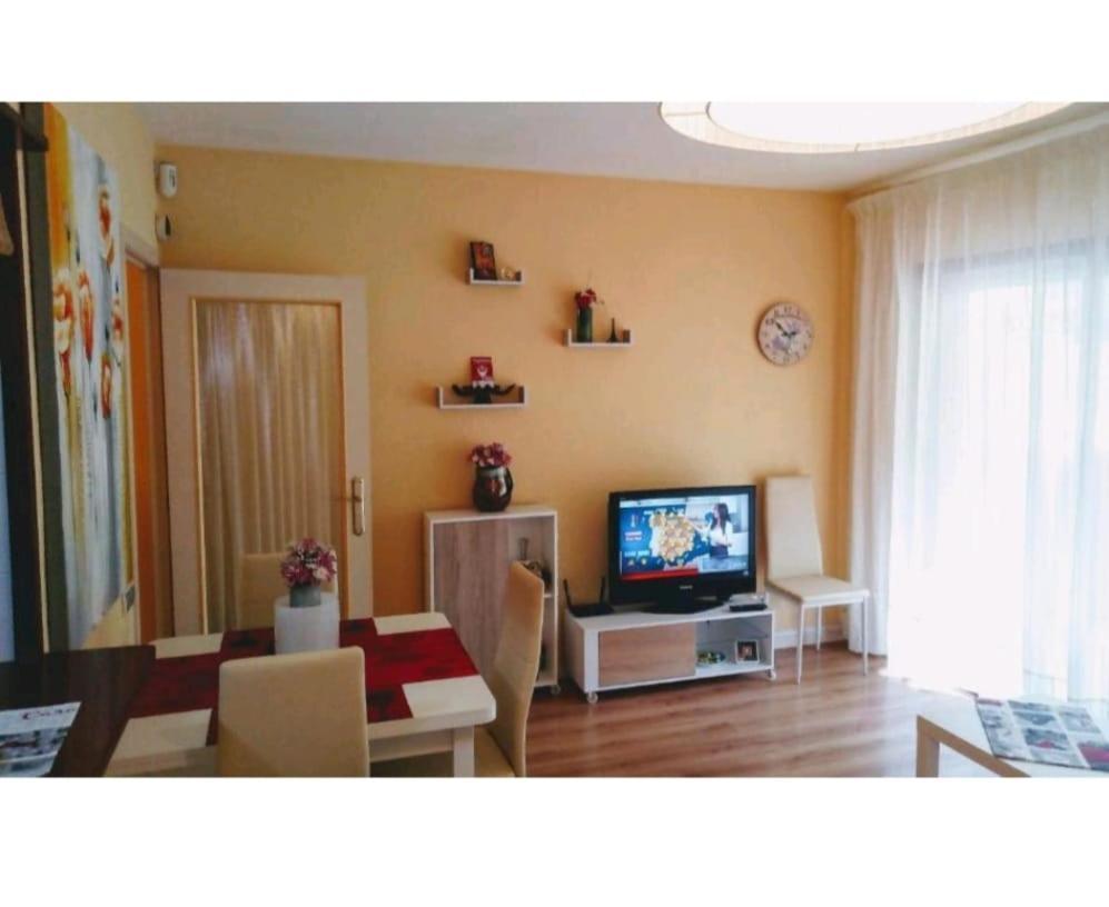 Uhc Casalmar Apartments Салоу Екстериор снимка