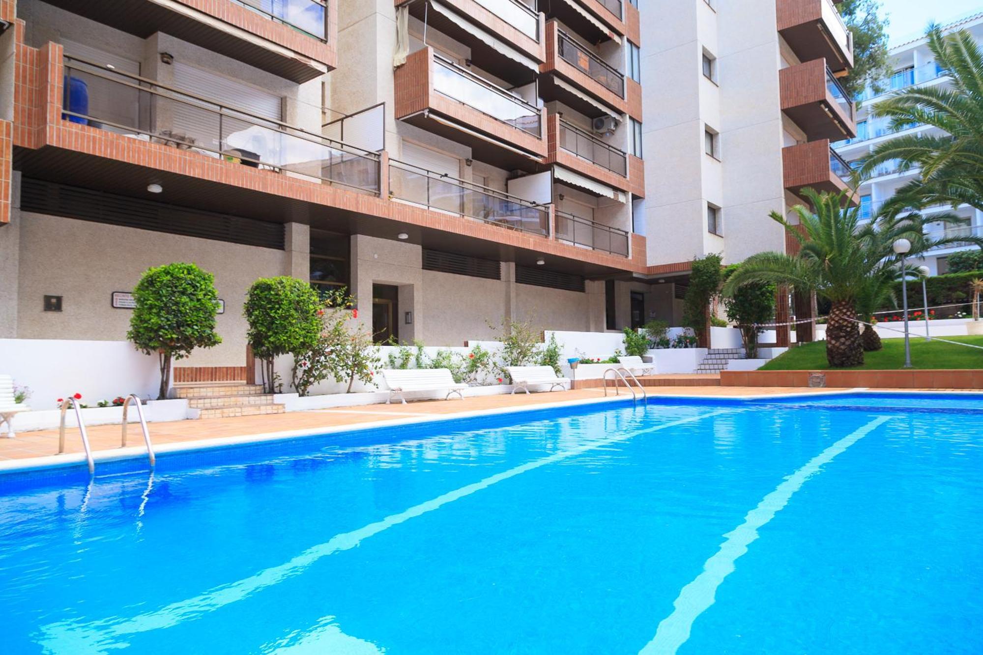 Uhc Casalmar Apartments Салоу Екстериор снимка